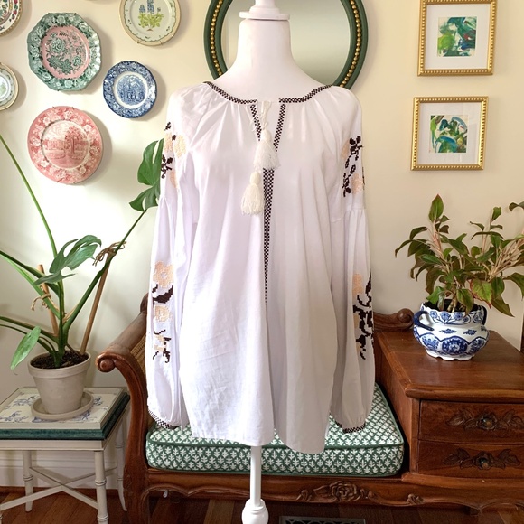 Handmade Embroidered White Linen Ukrainian Coatue Top Small - Picture 2 of 6